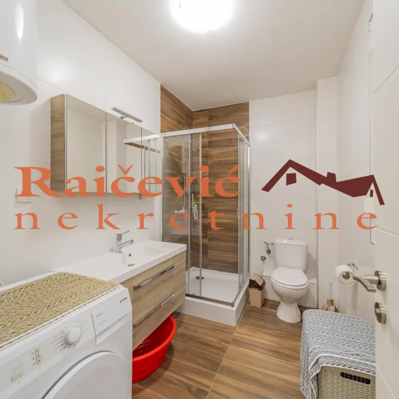 Trosoban stan na prodaju, Đeram Pijaca, Beograd, 110m², 375.000 €