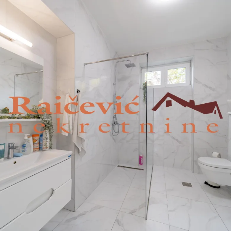 Četvorosoban stan na prodaju, Centar, Beograd, 134m², 490.000 €