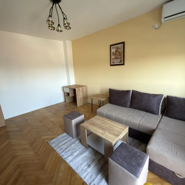 Stan Izdavanje Novi Sad  30 m2
