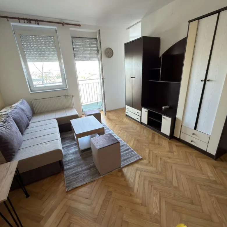 Stan Izdavanje Novi Sad  30 m2