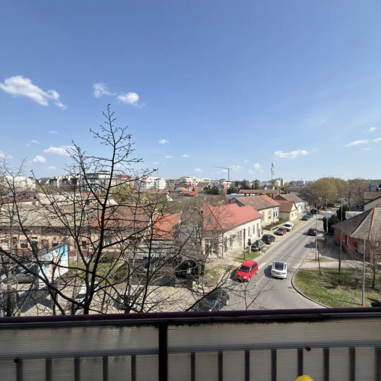 Jednosoban stan za izdavanje, Rotkvarija, Novi Sad, 30m², 300 €/mes