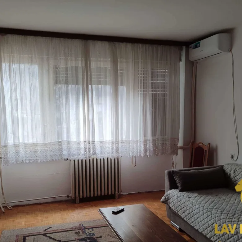 Stan Izdavanje Novi Sad  50 m2