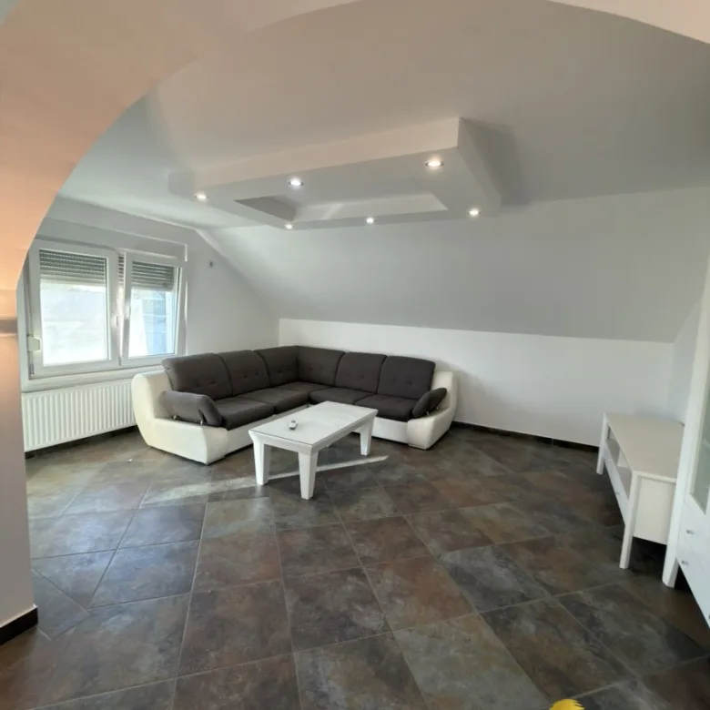 Stan Prodaja Novi Sad  83 m2