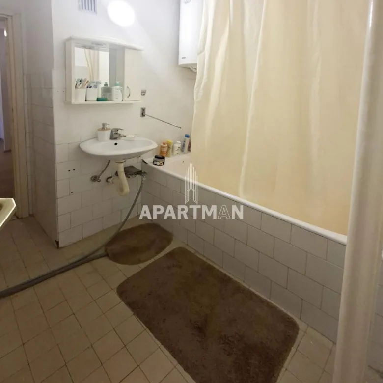 Troiposoban stan na prodaju, Blok 38, Beograd, 83m², 290.000 €