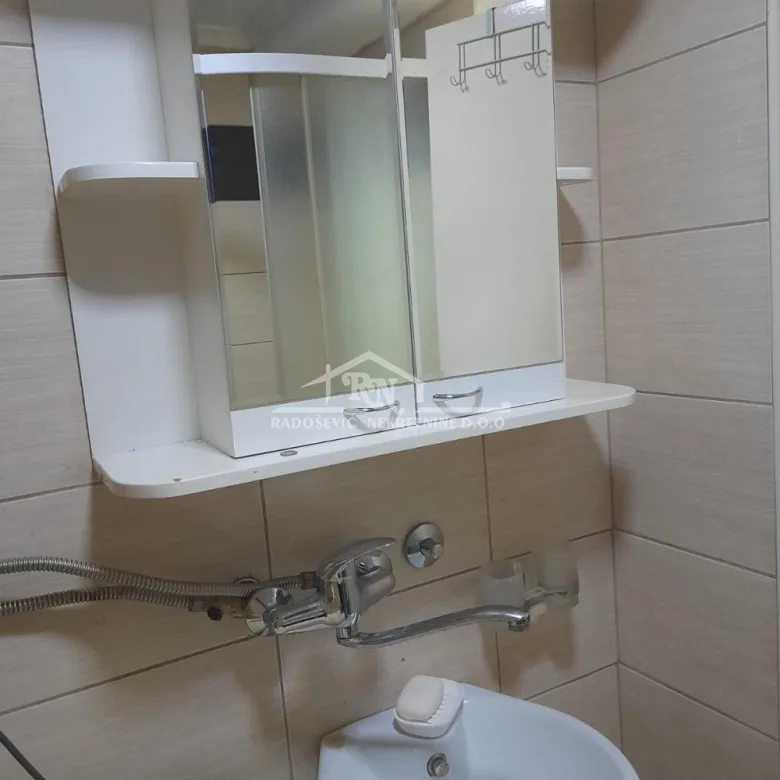 Dvosoban stan za izdavanje, Petlovo Brdo, Beograd, 30m², 300 €/mes
