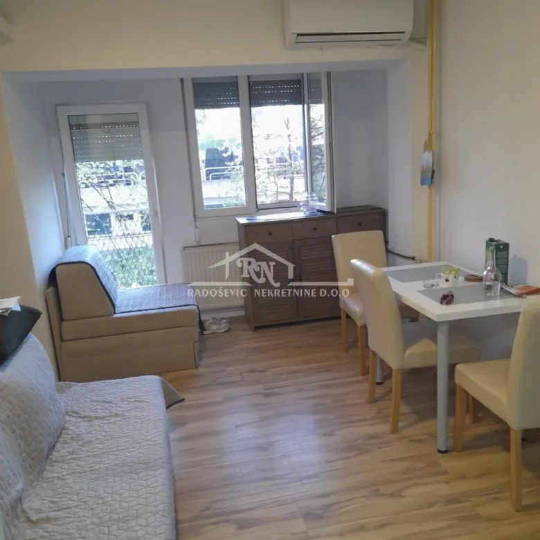 Stan Izdavanje Beograd Petlovo Brdo 30 m2