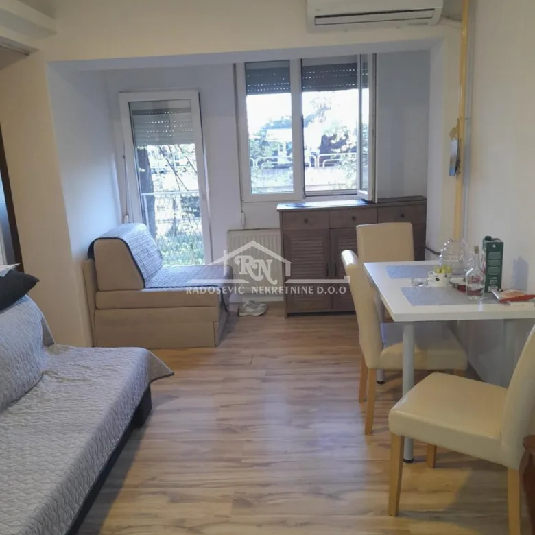 Stan Izdavanje Beograd Petlovo Brdo 30 m2