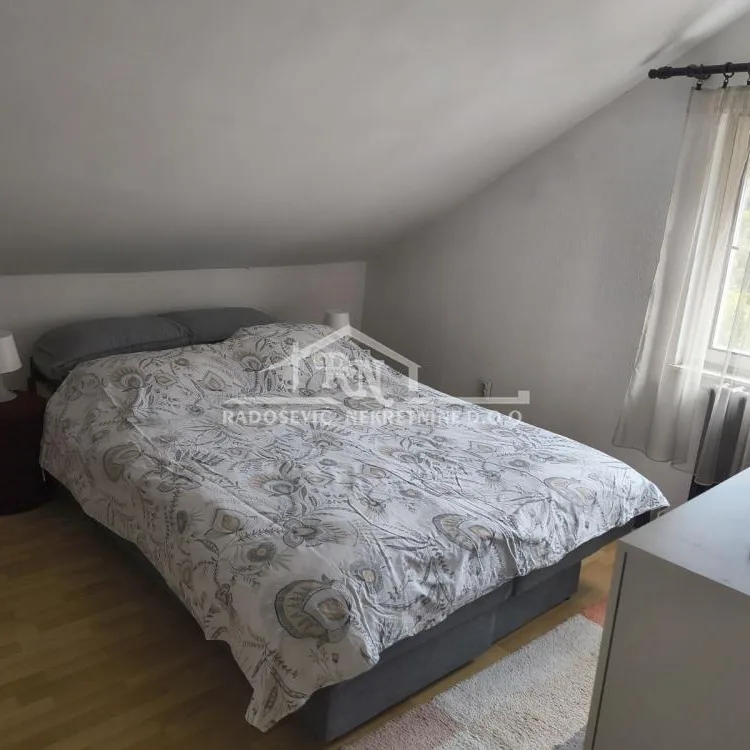 Trosoban stan na prodaju, Batajnica, Beograd, 85m², 157.000 €