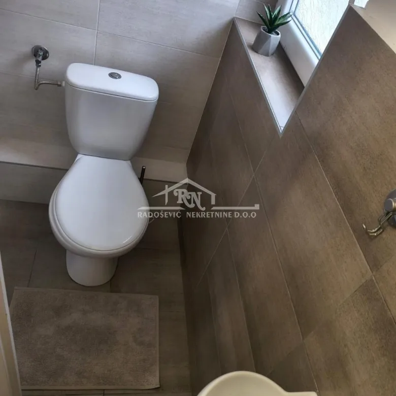Trosoban stan na prodaju, Batajnica, Beograd, 85m², 157.000 €