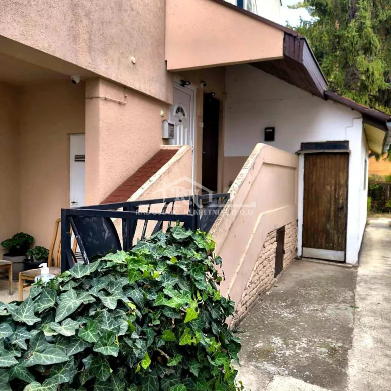 Trosoban stan na prodaju, Batajnica, Beograd, 85m², 157.000 €