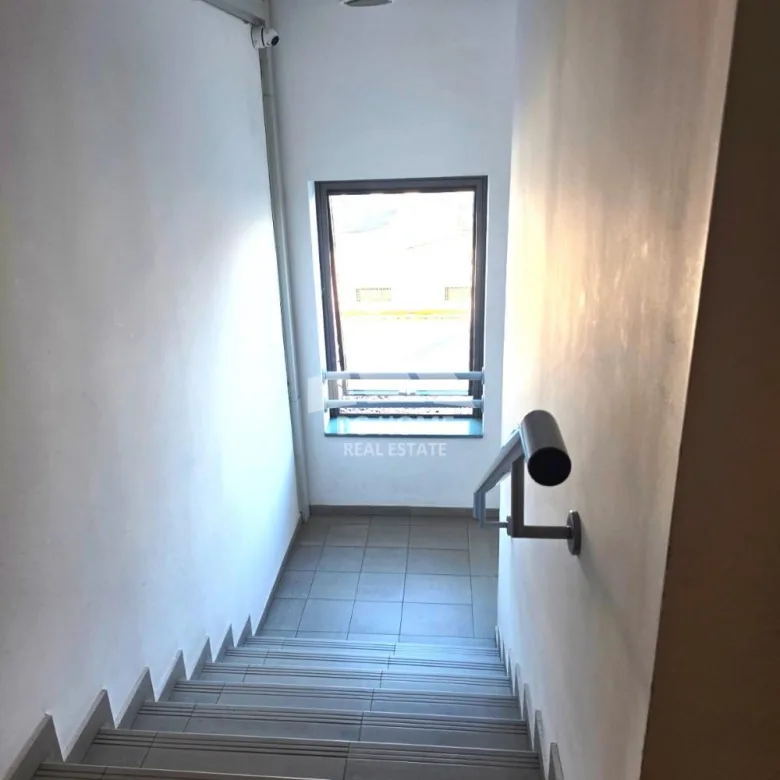 Lokal za izdavanje, Bežanijska Kosa 1, Beograd, 335m², 1. sprat, 4.950 €/mes