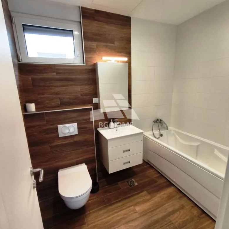 Četvorosoban stan na prodaju, Karaburma, Beograd, 193m², 555.500 €
