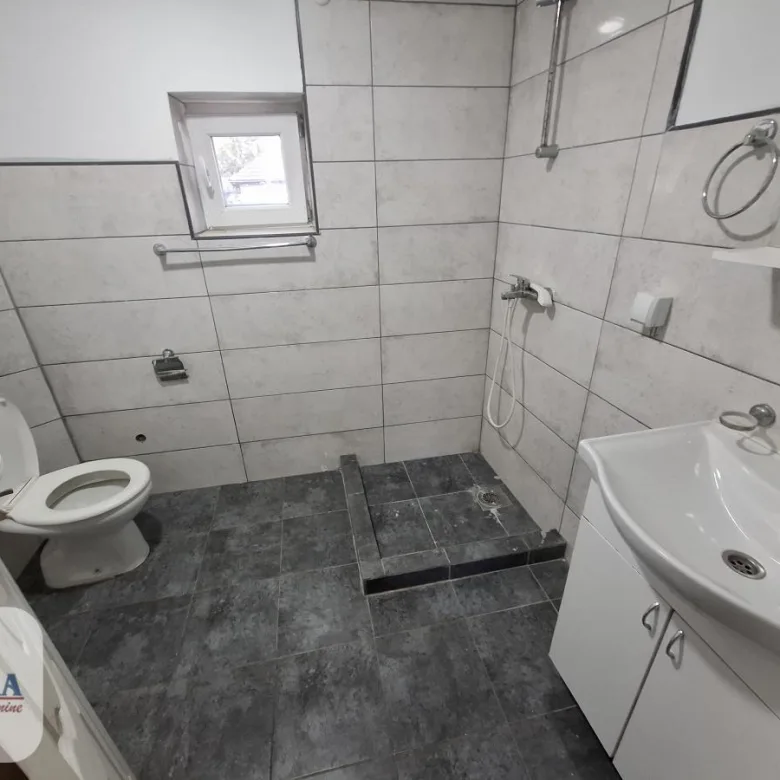 Kuća na prodaju, Žabare, Paraćin, 72m², 53.000 €