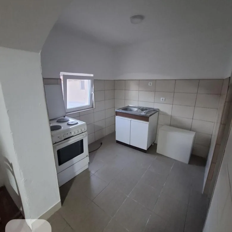 Kuća na prodaju, Žabare, Paraćin, 72m², 53.000 €
