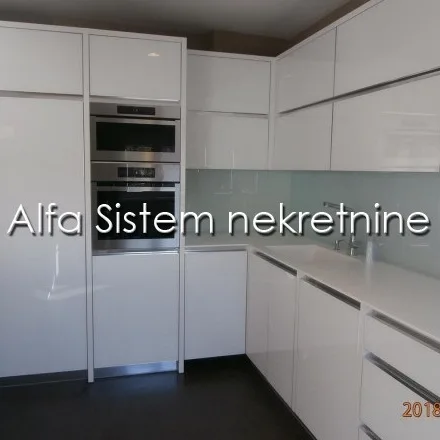 Stan Izdavanje Beograd Hram Svetog Save 180 m2