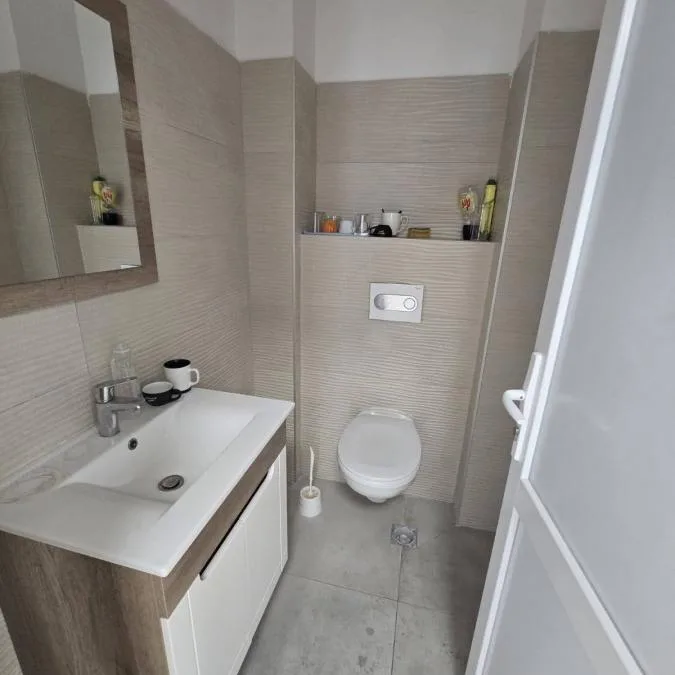 Lokal Izdavanje Novi Sad  86 m2