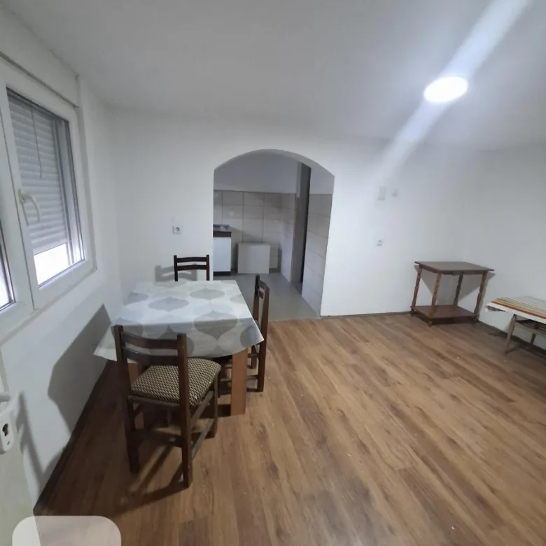 Kuća Prodaja Paraćin  72 m2