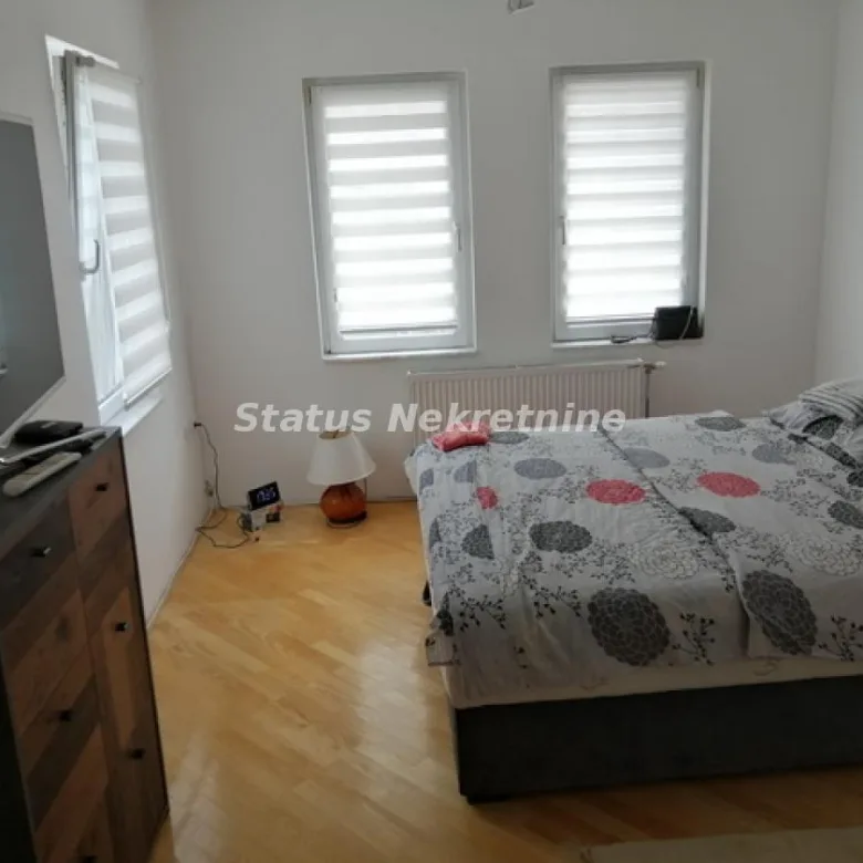 Lokal na prodaju, Ruma, 330m², 330.500 €