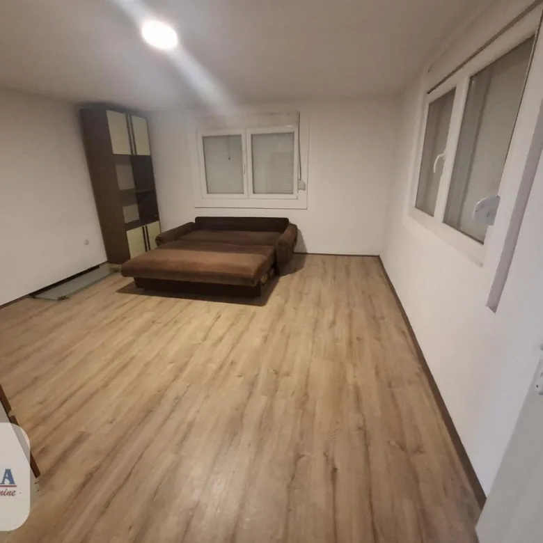 Kuća na prodaju, Žabare, Paraćin, 72m², 53.000 €