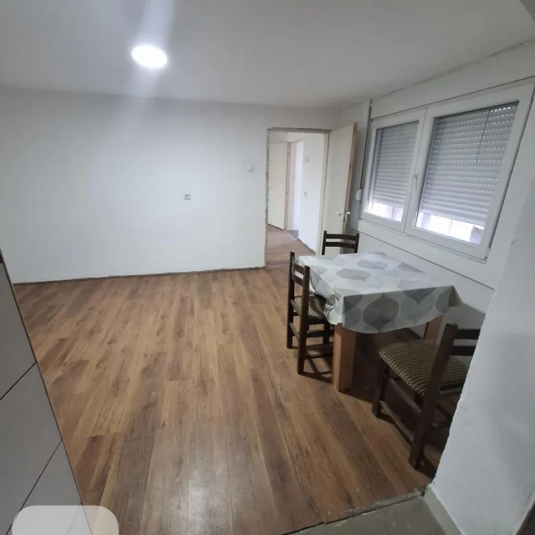 Kuća na prodaju, Žabare, Paraćin, 72m², 53.000 €