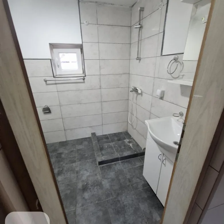 Kuća na prodaju, Žabare, Paraćin, 72m², 53.000 €