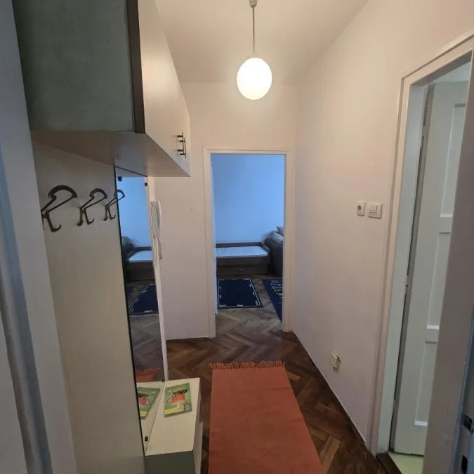 Jednosoban stan za izdavanje, Centar, Novi Sad, 42m², 400 €/mes