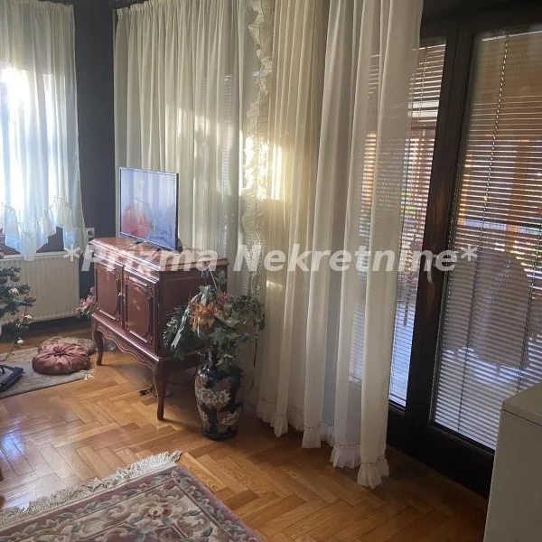 Kuća Prodaja Paraćin  247 m2