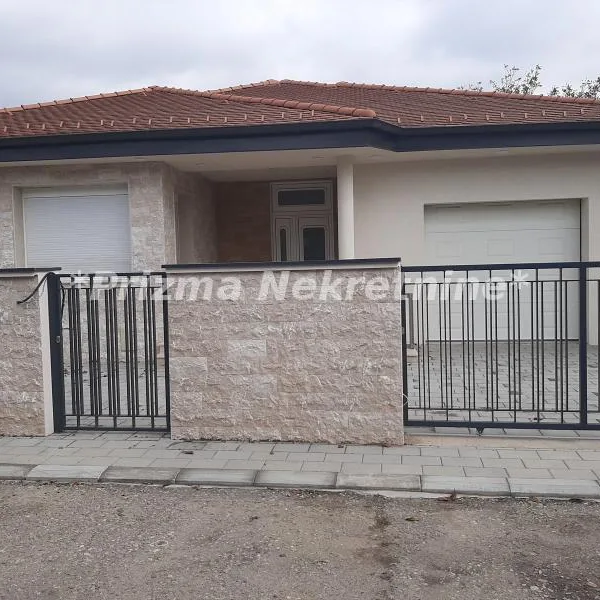 Kuća Prodaja Paraćin  192 m2