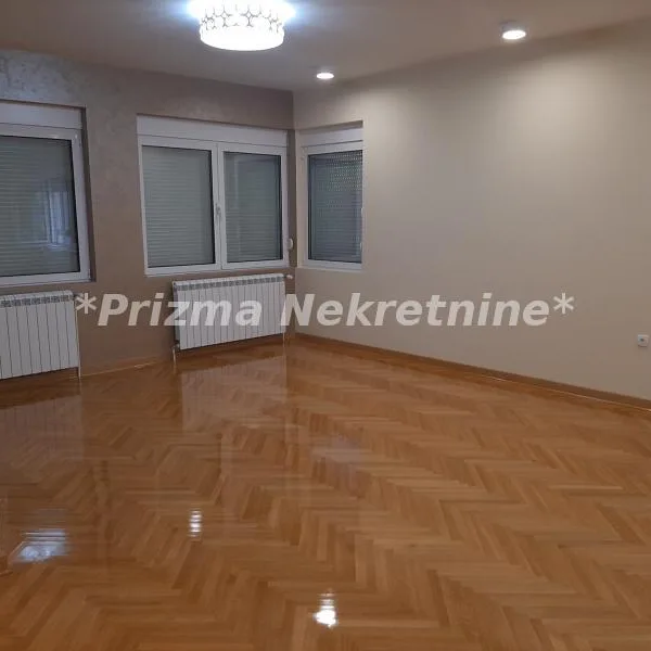 Kuća Prodaja Paraćin  192 m2