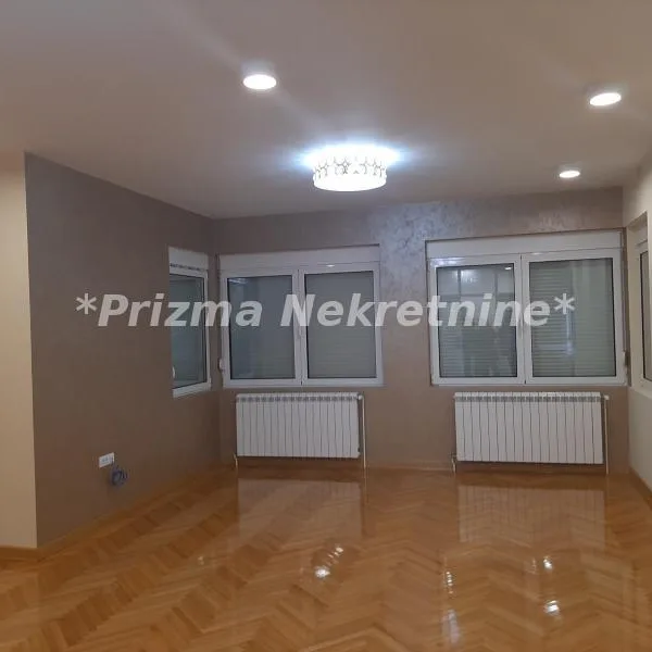 Kuća Prodaja Paraćin  192 m2