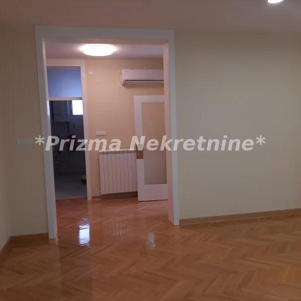 Kuća Prodaja Paraćin  192 m2