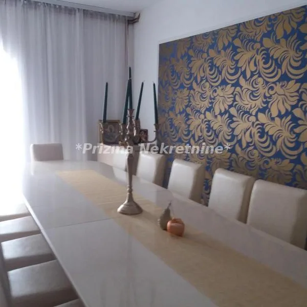 Kuća Prodaja Paraćin  288 m2
