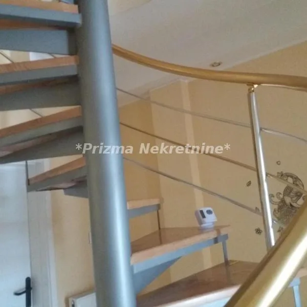 Kuća na prodaju, Gloždak, Paraćin, 288m², 150.000 €