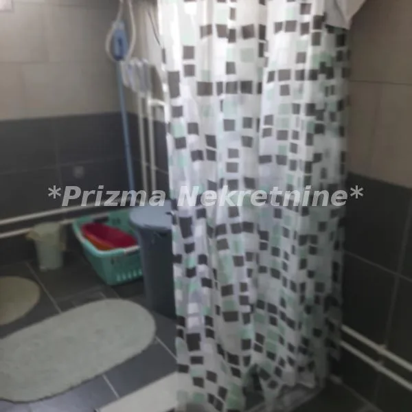 Kuća Prodaja Paraćin  200 m2