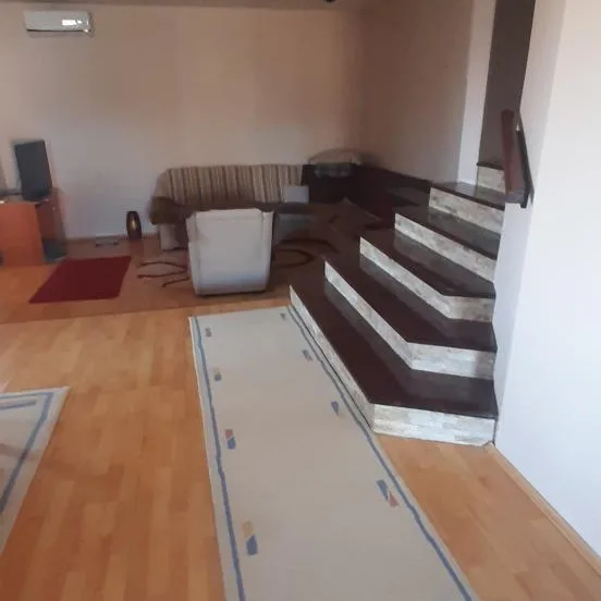 Kuća Prodaja Paraćin  177 m2