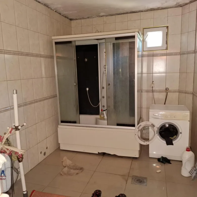 Kuća Prodaja Paraćin  350 m2