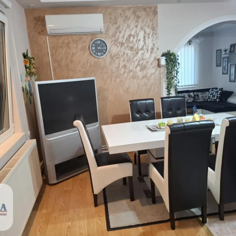 Kuća Prodaja Paraćin  222 m2