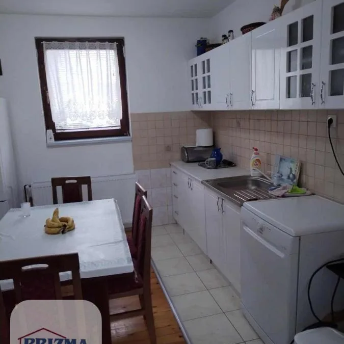 Kuća Prodaja Paraćin  420 m2