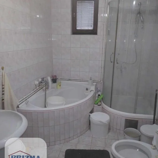 Kuća Prodaja Paraćin  420 m2