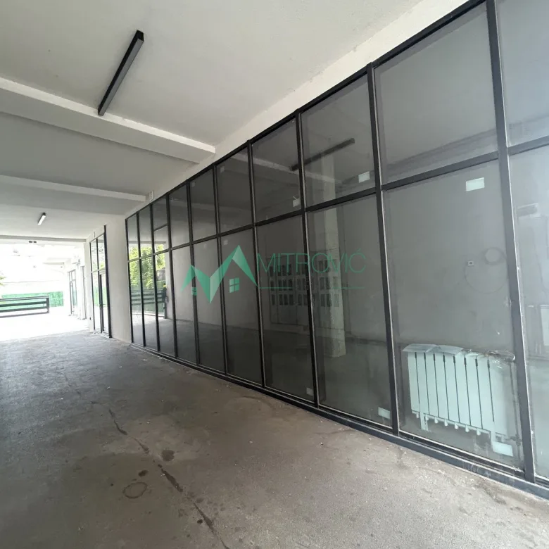 Lokal Izdavanje Novi Sad  56 m2