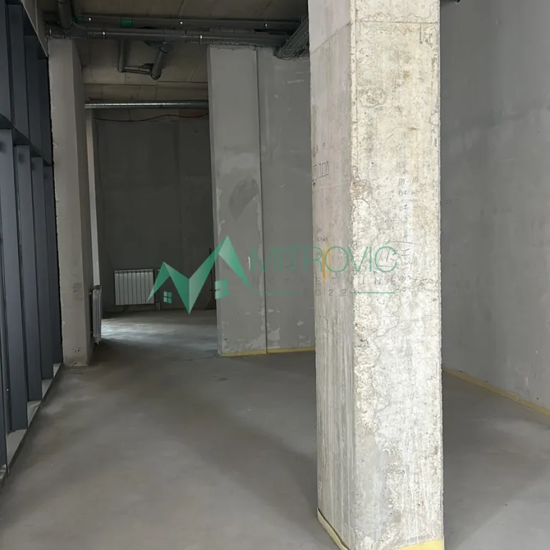 Lokal za izdavanje, Bulevar Oslobođenja, Novi Sad, 56m², 1.000 €/mes