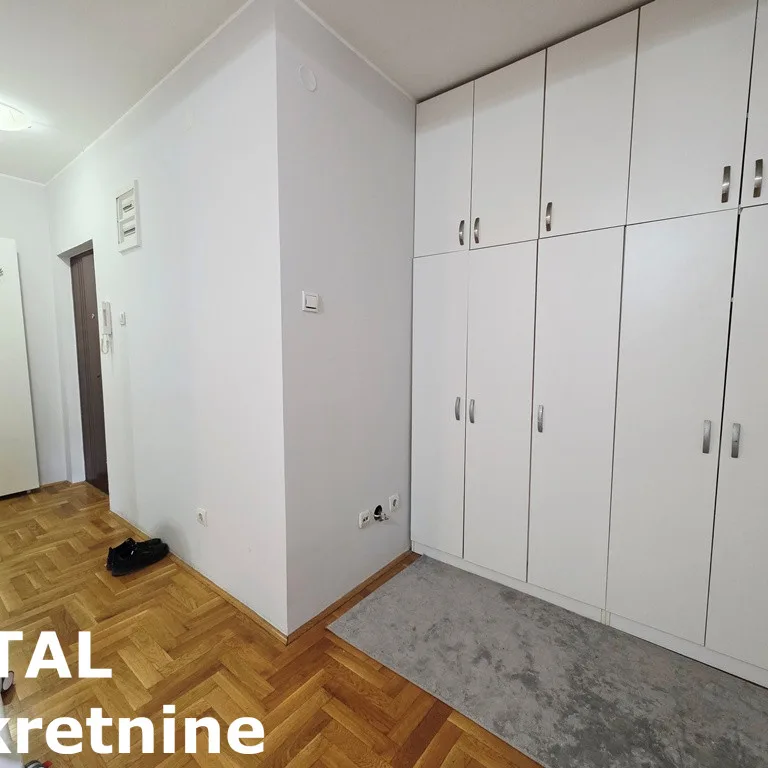 Stan Izdavanje Novi Sad  44 m2