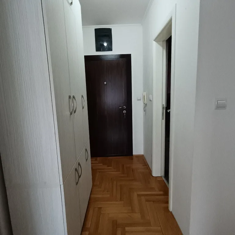 Stan Izdavanje Novi Sad  37 m2