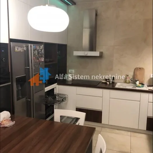 Kuća Izdavanje Beograd Zvezdarska Šuma 180 m2