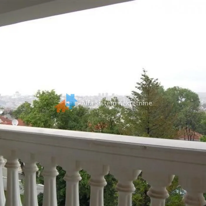 Višesoban stan za izdavanje, Dedinje, Beograd, 300m², 1. sprat, 2.500 €/mes