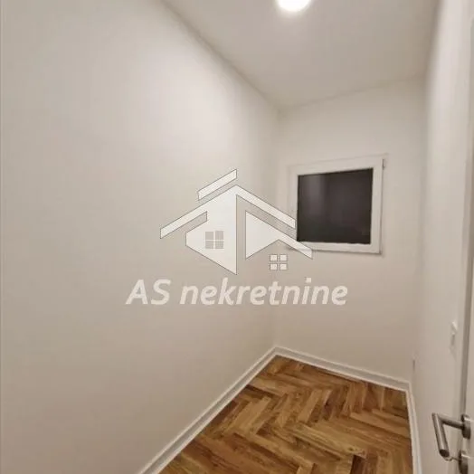 Trosoban stan za izdavanje, Francuska, Beograd, 40m², 850 €/mes