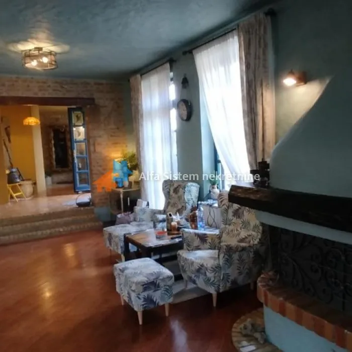 Kuća za izdavanje, Banjica, Beograd, 360m², 4.000 €/mes