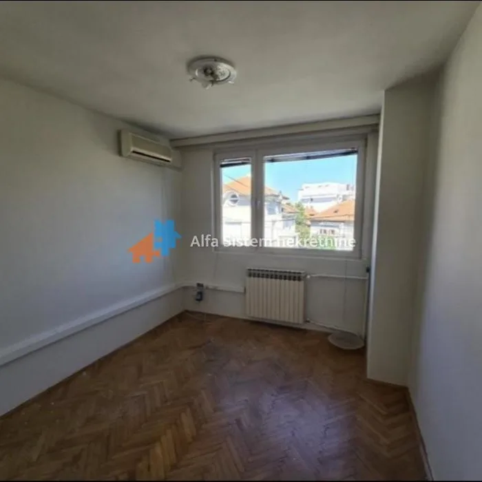Kuća za izdavanje, Autokomanda, Beograd, 230m², 2.000 €/mes
