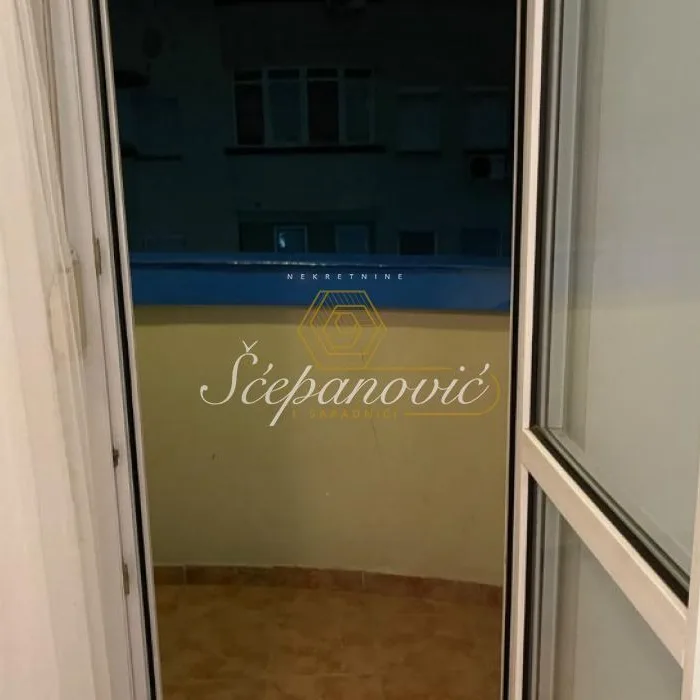 Stan Izdavanje Novi Sad  90 m2