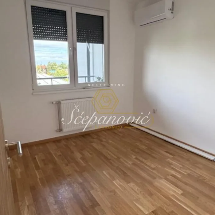 Trosoban stan za izdavanje, Salajka, Novi Sad, 68m², 2. sprat, 1.100 €/mes